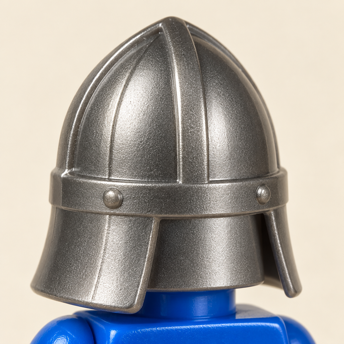 Silver guard helmet form — Medieval Castle Gate MOC Building Set