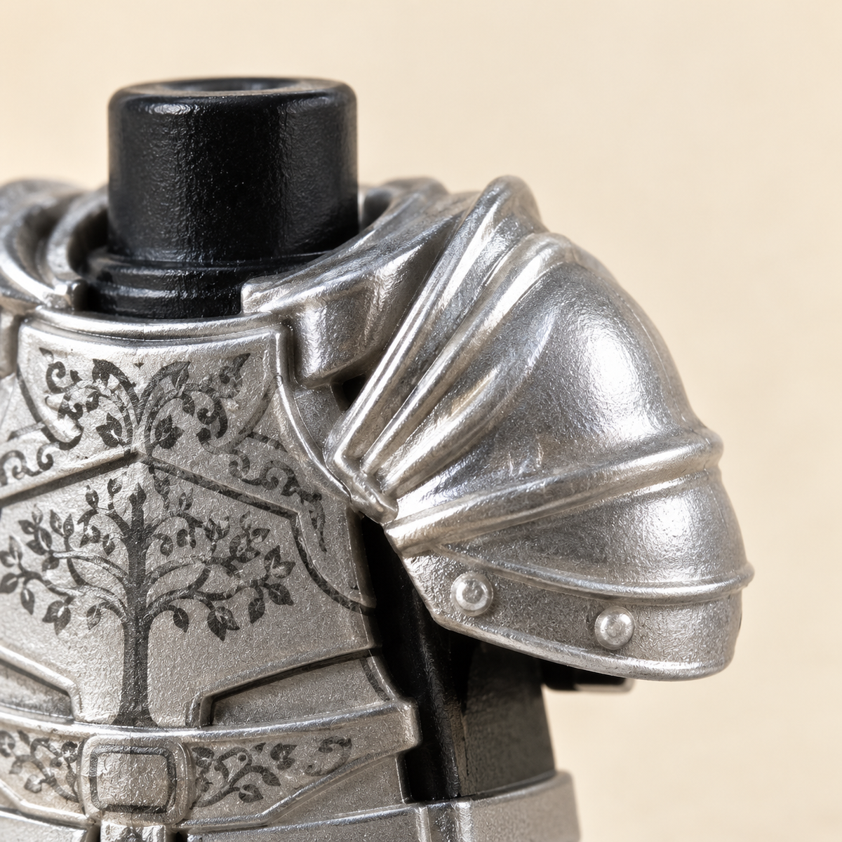 Attached silver shoulder armor — Silver-Armored Fantasy Guard MOC Set — 21 Figures