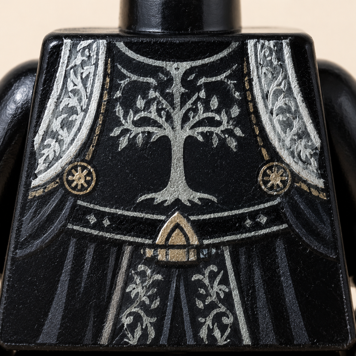Dark torso outfit printing — Silver-Armored Fantasy Guard MOC Set — 21 Figures