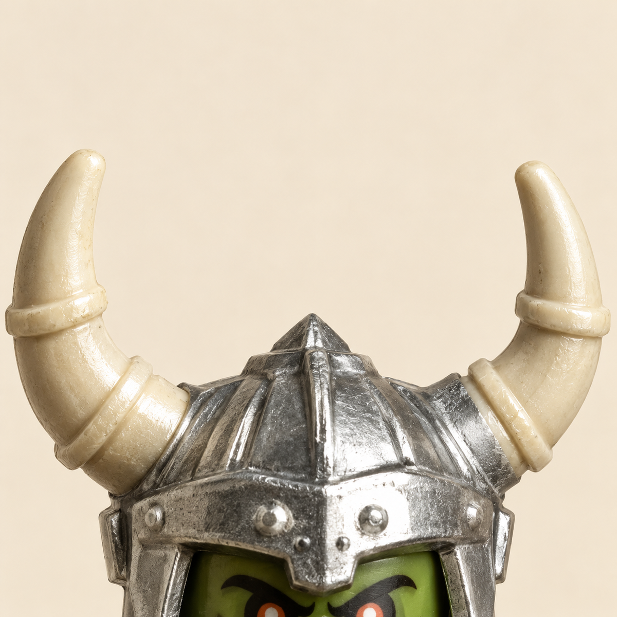 Silver-colored horned helmets — Fantasy Orc Army MOC Minifigure Set — 14 Figures
