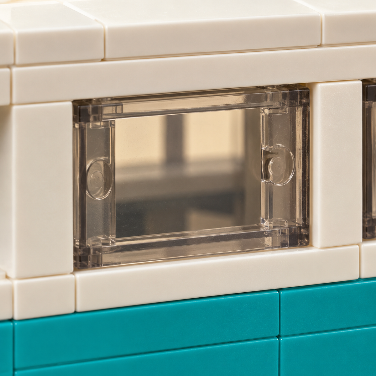Transparent camper side window — Camper Van & Minifigures MOC Building Set