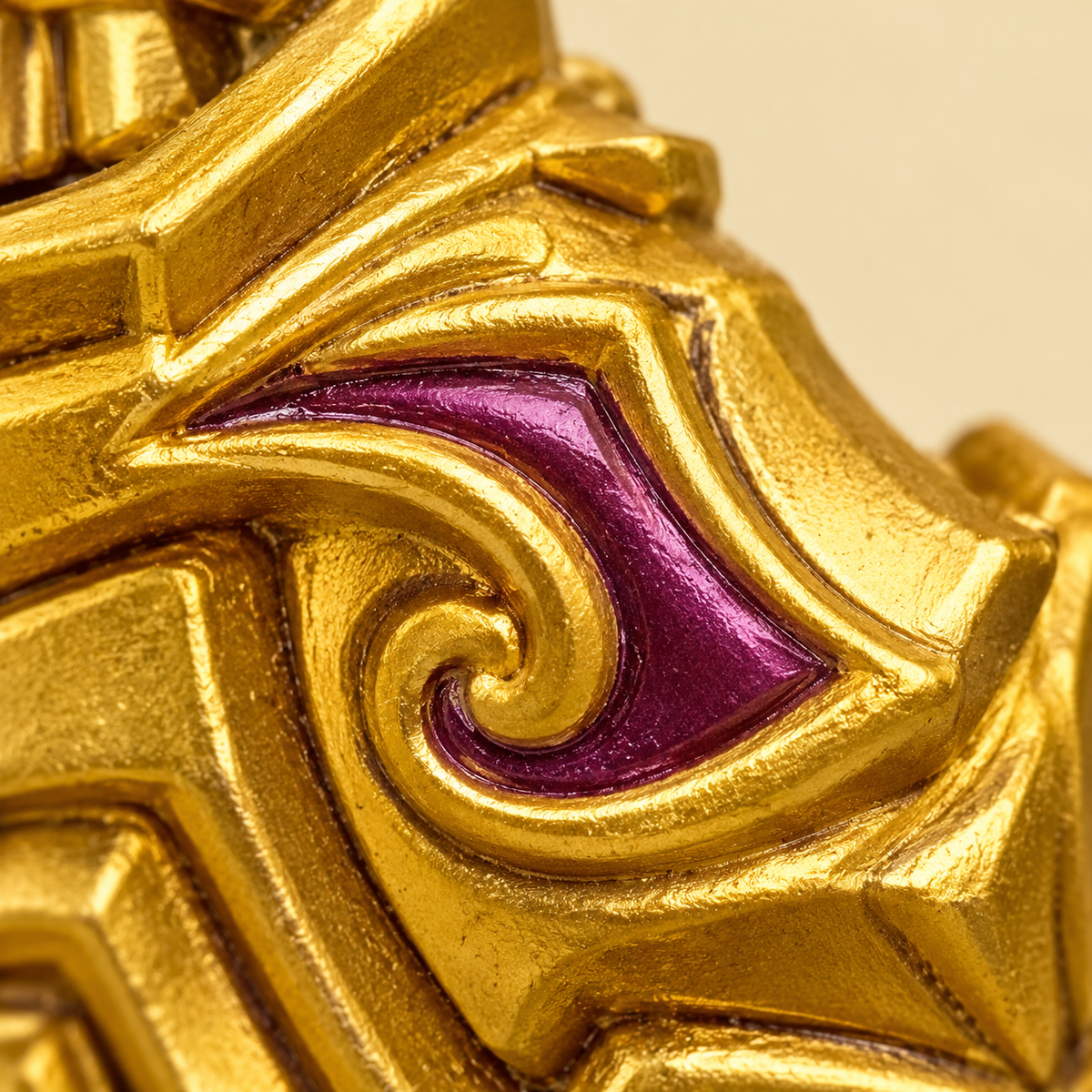 Purple armor ornament close-up — Gold & Black Armored Knight MOC Set — 2 Figures