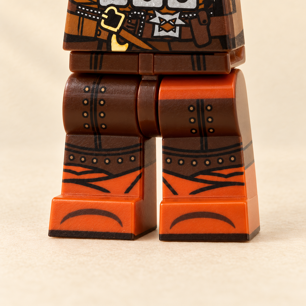 Printed boot details — Ivory Outfit Swordfighter MOC Minifigure