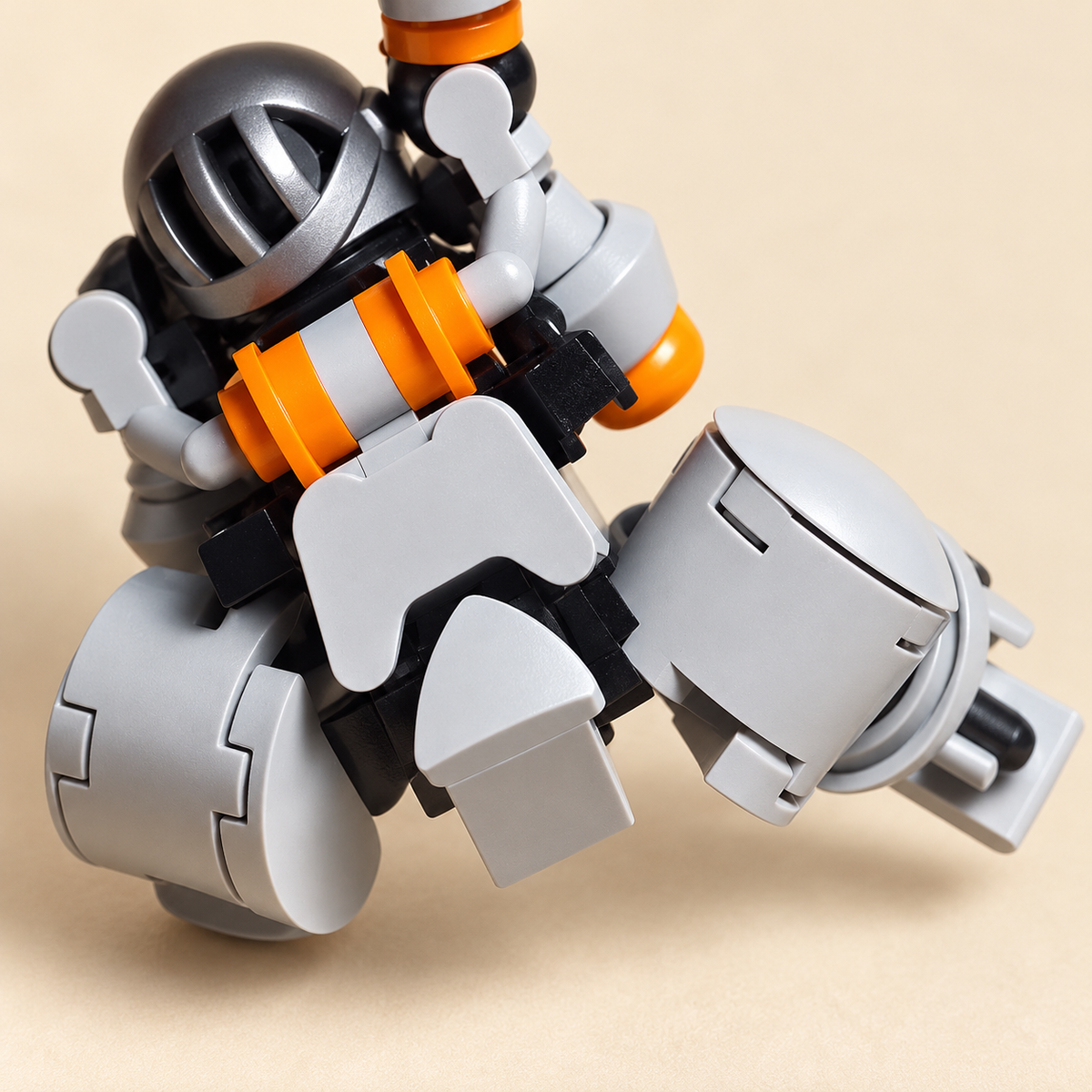 Large armored hand — Medieval Mecha Knight MOC Building Model
