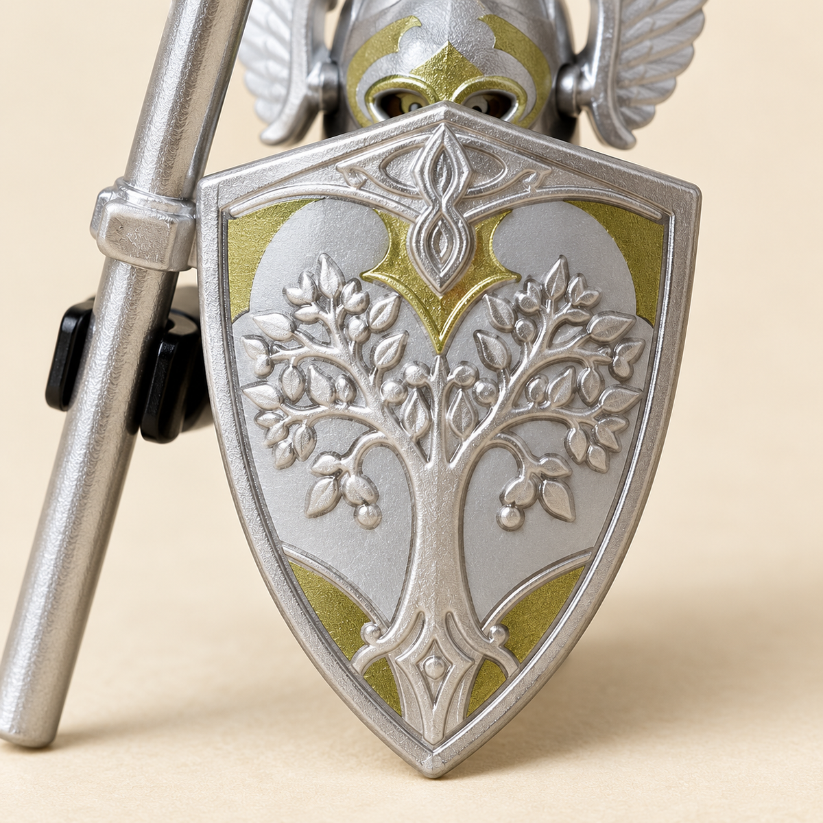 Front warrior shield — Winged-Helmet Silver Guard MOC Set — 21 Figures