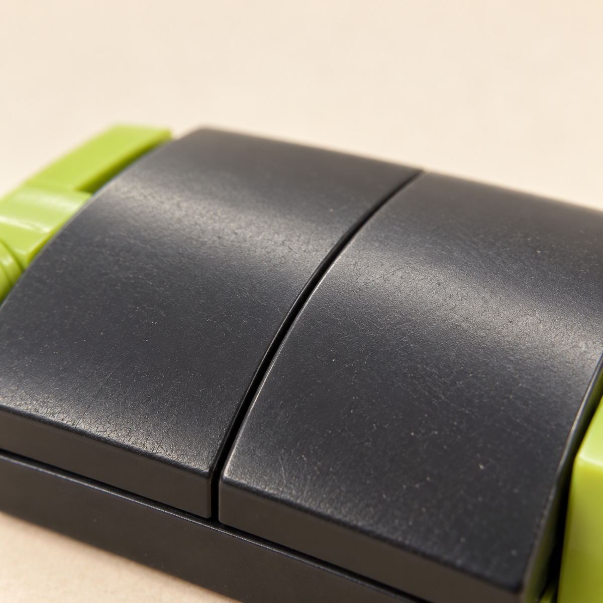 Dark curved hood panels — Lime Classic Car & Gold Figure MOC Building Set