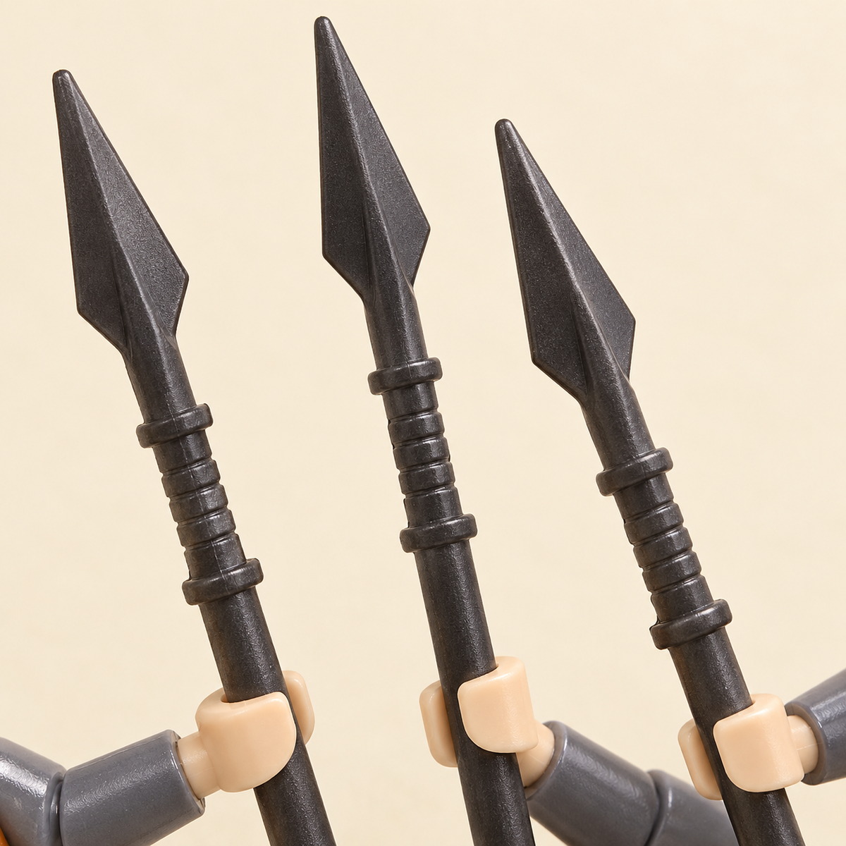 Miniature toy spears — Frontier Commander & Spear Guard MOC Set — 14 Figures